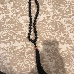 I did hicks black necklace